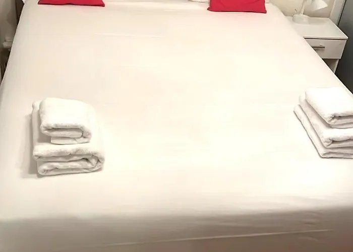 Parisian Modern Flat 10 Min Walk To The Louvre Paříž