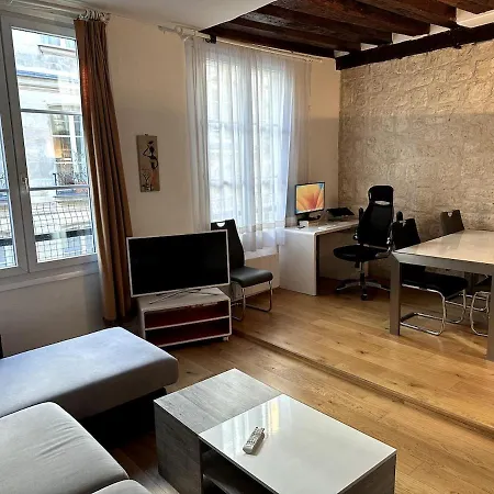 Parisian Modern Flat 10 Min Walk To The Louvre Parijs